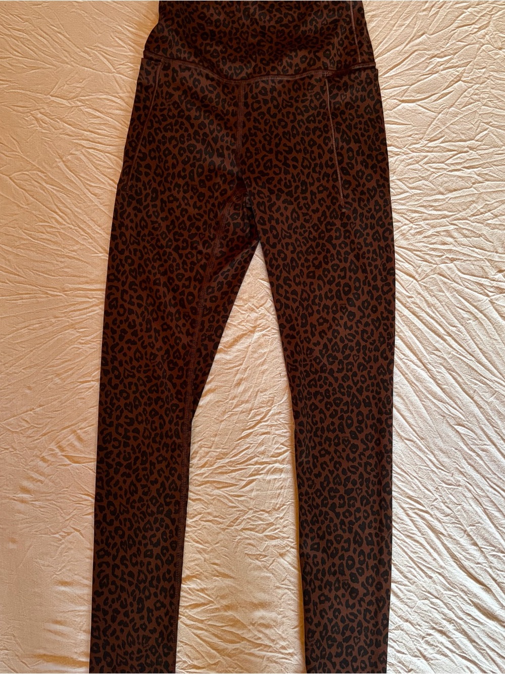 Victoria’s Secret Pink leopard print activewear leggings size s